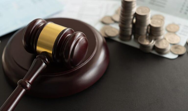 Sad pieniadze mlotek