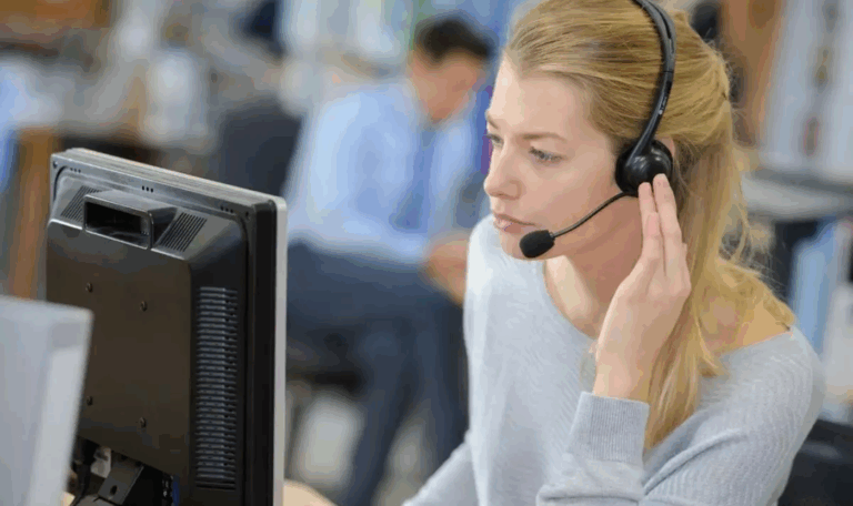 Infolnia pracownik infolinii e1663569323528 1200x800 1